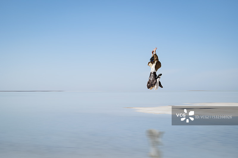 东台吉乃尔湖图片素材