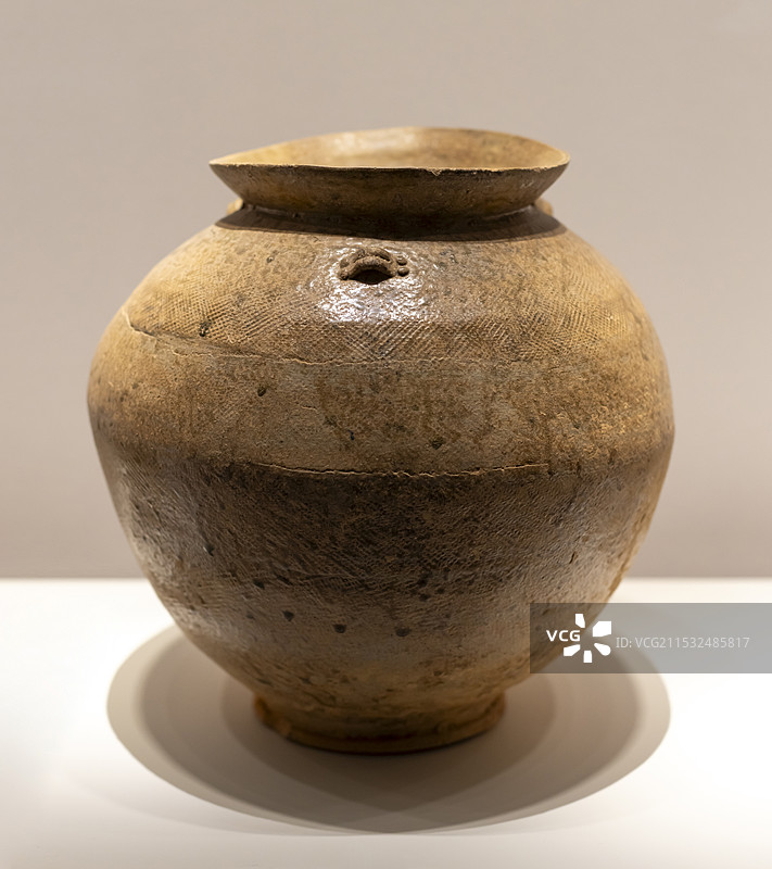 原始瓷敞口罐  西周 浙江省衢州市衢江区出土 浙江省博物馆之江馆图片素材