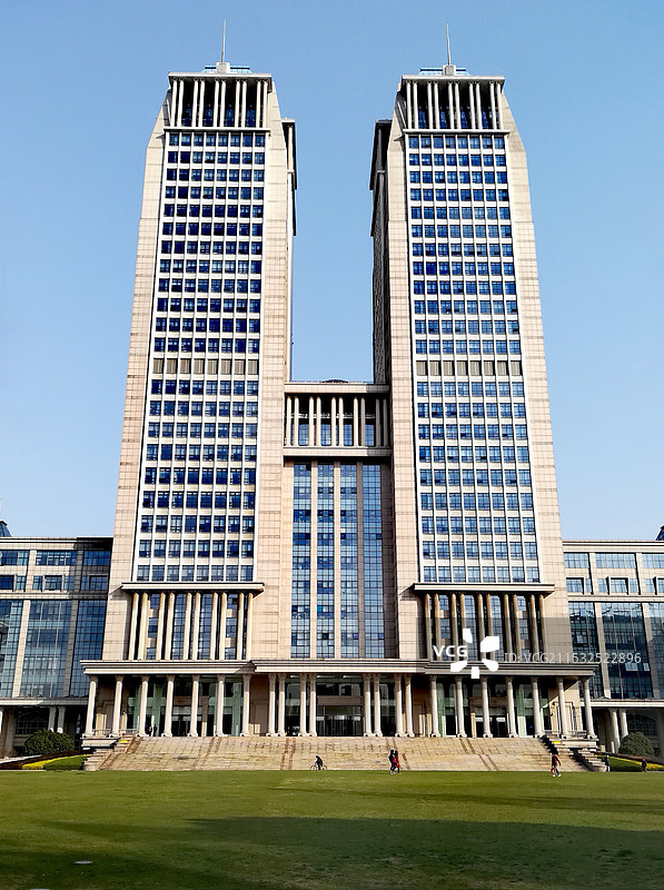 复旦大学的光华楼双子楼图片素材