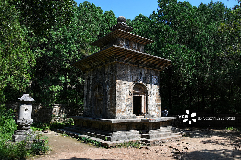 济南灵岩寺慧崇塔图片素材