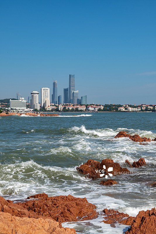 山东青岛琴屿路海滨城市风光图片素材