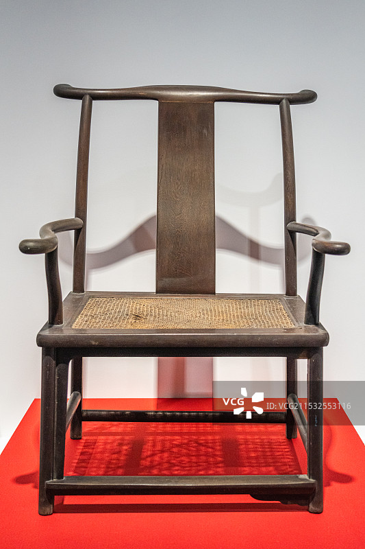鸂鶒木四出头大官帽椅（清早中期）南京博物院藏图片素材