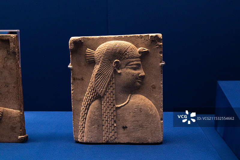 上海博物馆埃及文物展王后半身像浮雕板 石灰岩新王国时期 埃及国家博物馆图片素材