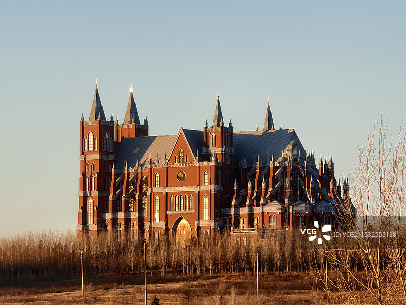 晴空下的建筑景观图片素材