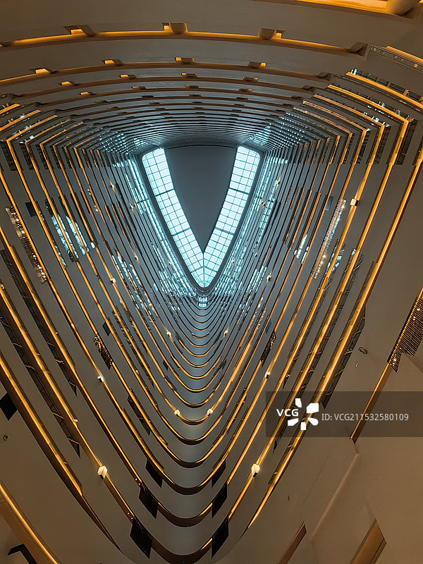 苏州金鸡湖凯悦酒店大堂仰拍视角图片素材