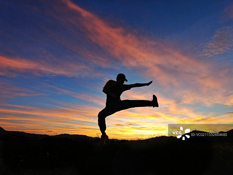 飞越10月图片素材