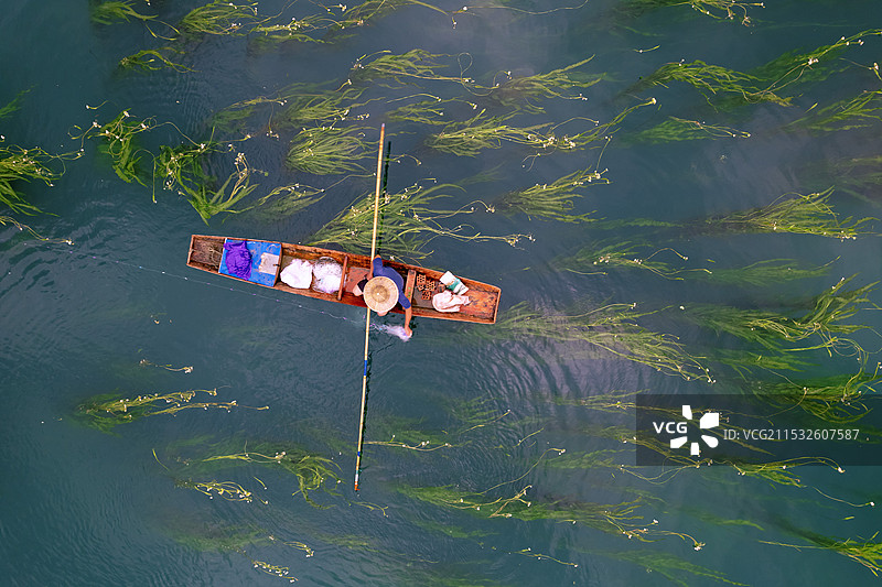 中国广西壮族自治区河池市都安瑶族自治县都安吞榜天窗，澄江河，一条会开花的河。图片素材