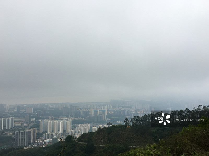 深圳大南山公园看山下图片素材