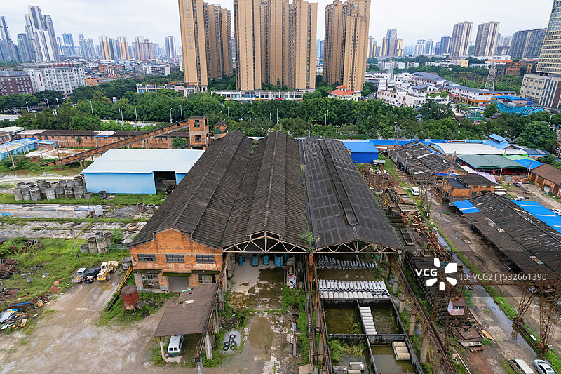 中国广西南宁市江南区五一中路，废弃铁路图片素材