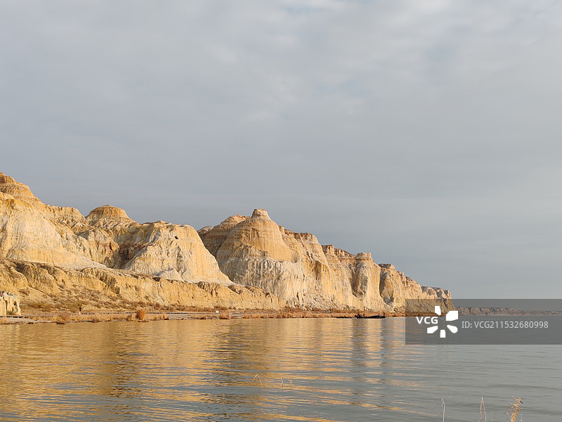 新疆阿勒泰乌伦古湖图片素材