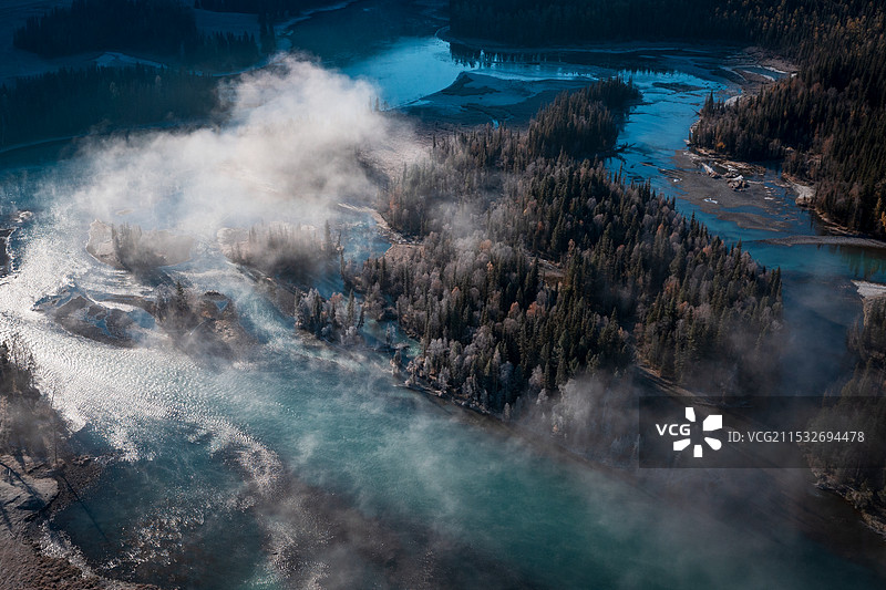 航拍喀纳斯河图片素材