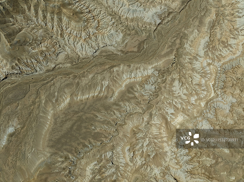 西藏阿里扎达土林国家公园雅丹地貌高空航拍图片素材