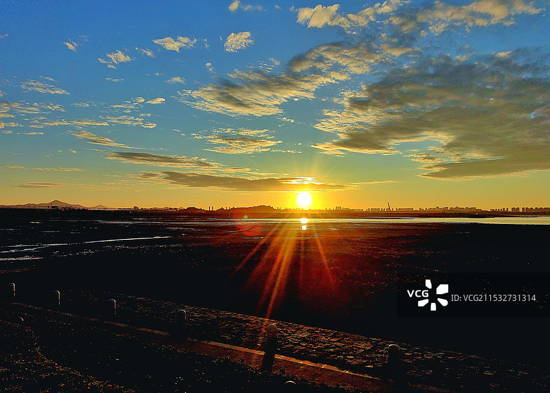 日出同安湾图片素材