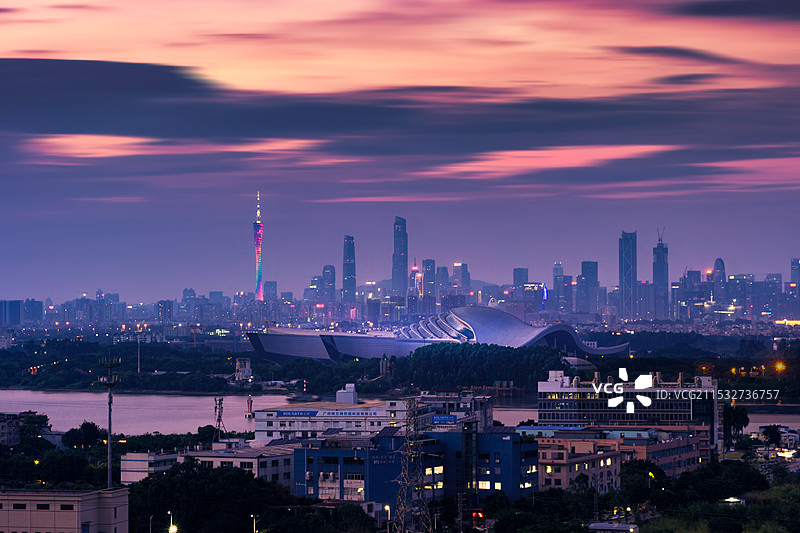 蓝调下的广东科学中心图片素材