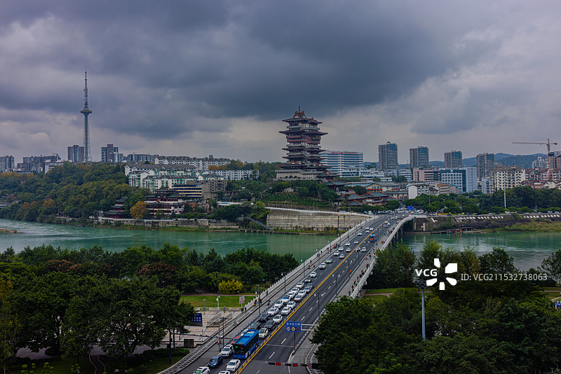 涪江东方红大桥和越王楼图片素材