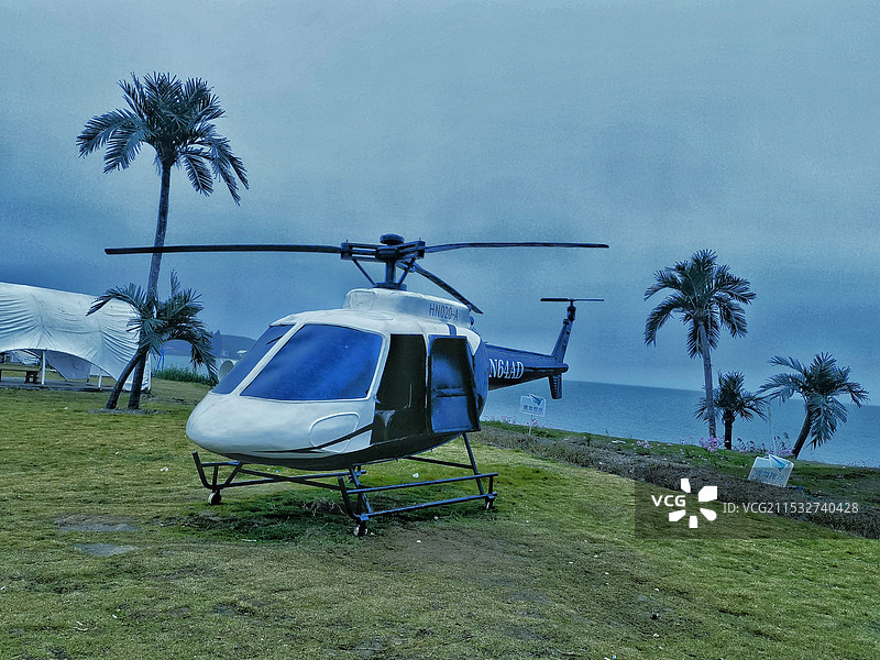 苏州阳澄湖纸飞机艺术岛上直升飞机图片素材