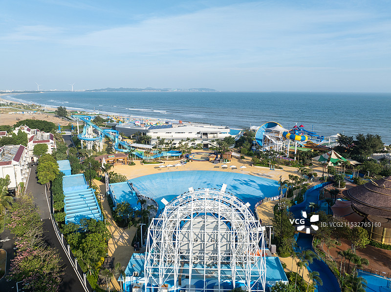 航拍广东汕头海岸线游乐场风景图片素材