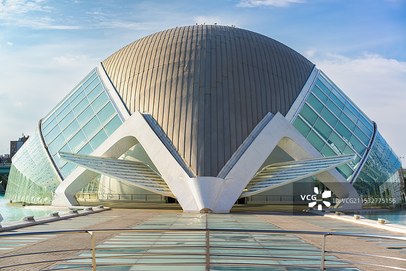 建筑大师圣地亚哥·卡拉特拉瓦所设计艺术科学城图片素材