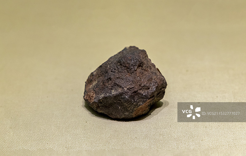 河北博物院（河北省博物馆）“河北商代文明”展：铁矿石（藁城台西出土）图片素材