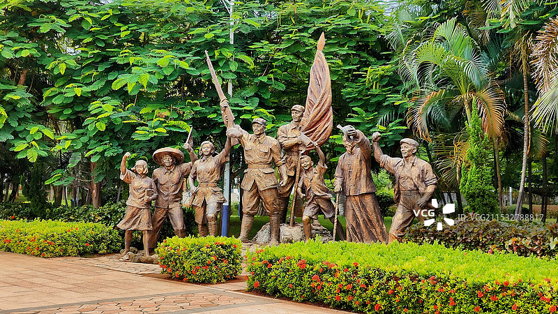 解放海南岛战士雕像图片素材