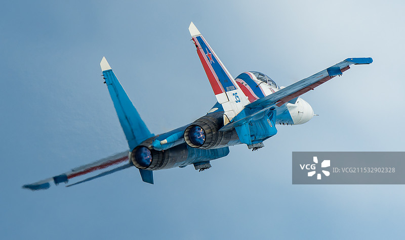 俄罗斯勇士表演队 SU35飞行表演图片素材