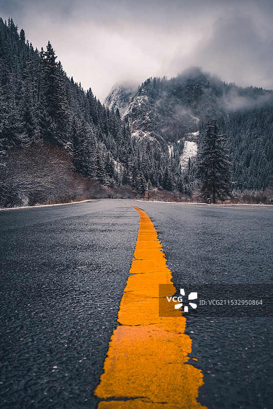川西雪景图片素材