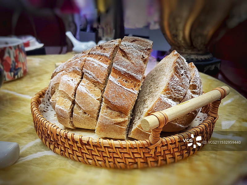 篮子里面包的特写镜头图片素材