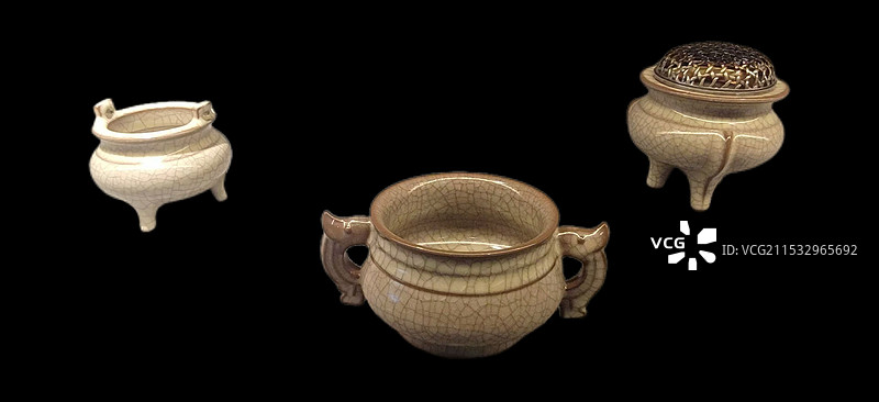 瓷韵《三只香炉》图片素材