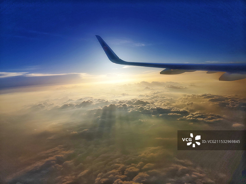 空中丁达尔光图片素材