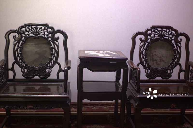 镂空雕花椅子图片素材