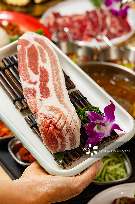 牛排五花肉猪肉猪五花烤牛肉烤肉东北烤肉吃肉滋补拌肉图片素材