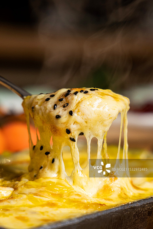 拉丝绵糯芝士红薯烤芝士烤红薯甜品图片素材