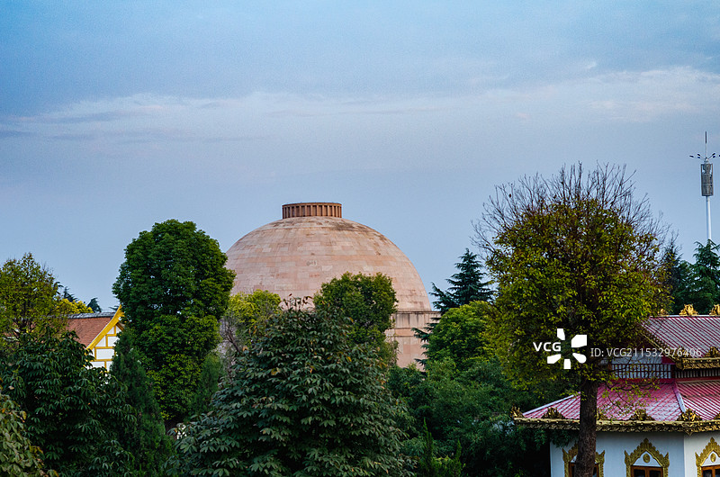 中国河南省洛阳市白马寺印度佛殿覆钵式穹窿顶建筑图片素材