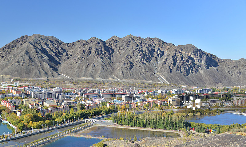 伊吾县城胜利峰，新疆哈密著名红色旅游目的地图片素材