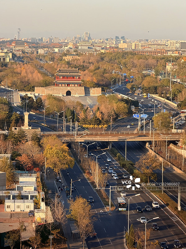 秋季北京城市天际线 永定门 钟鼓楼图片素材