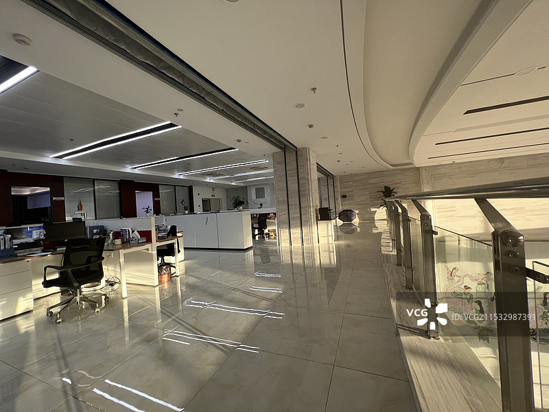 现代化企业干净高档的办公场所图片素材