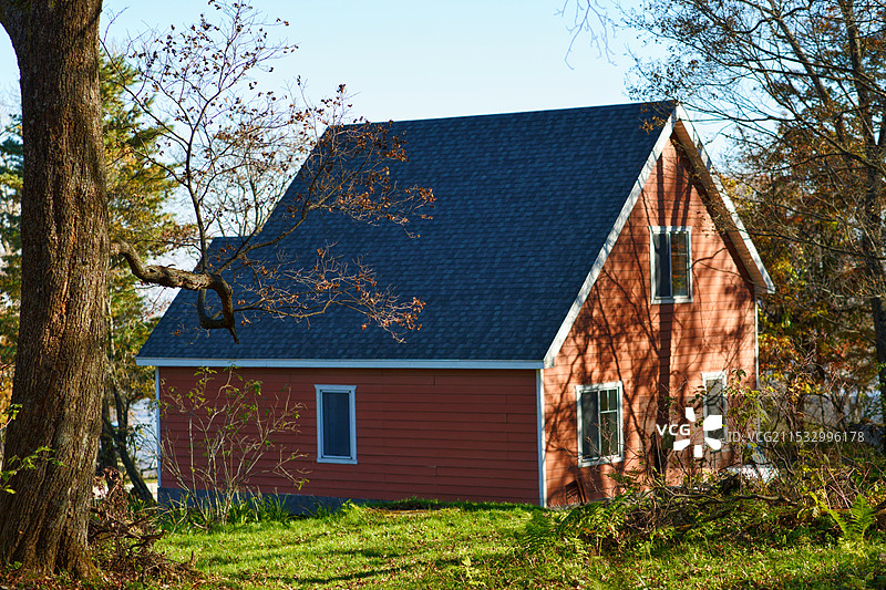 山顶上小房子图片素材