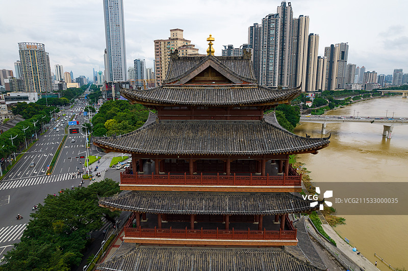 中国广西壮族自治区南宁市兴宁区民族大道，邕州古城三街两巷历史文化街区，航拍城市风光图片素材