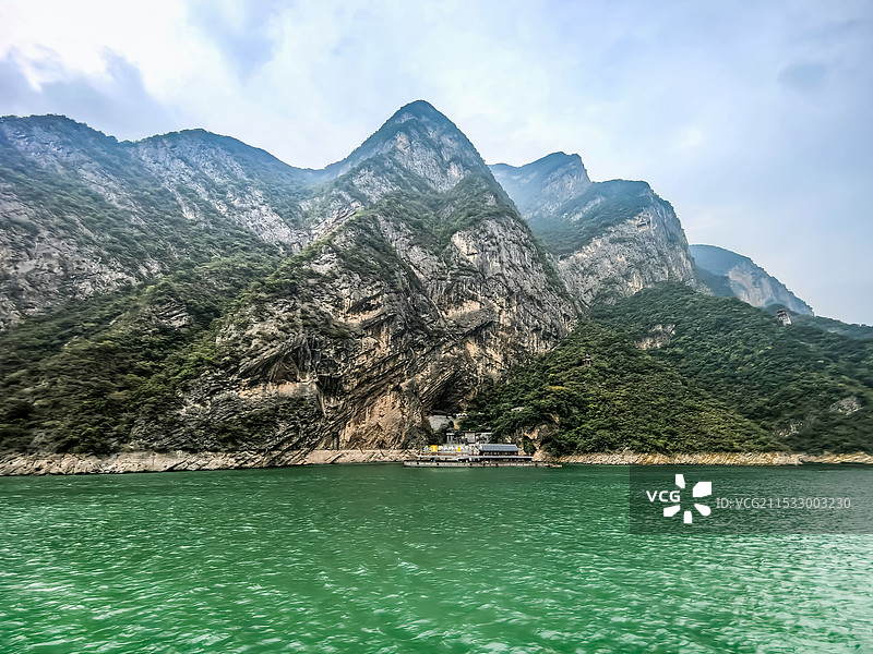 长江巫山神女峰风景图片素材