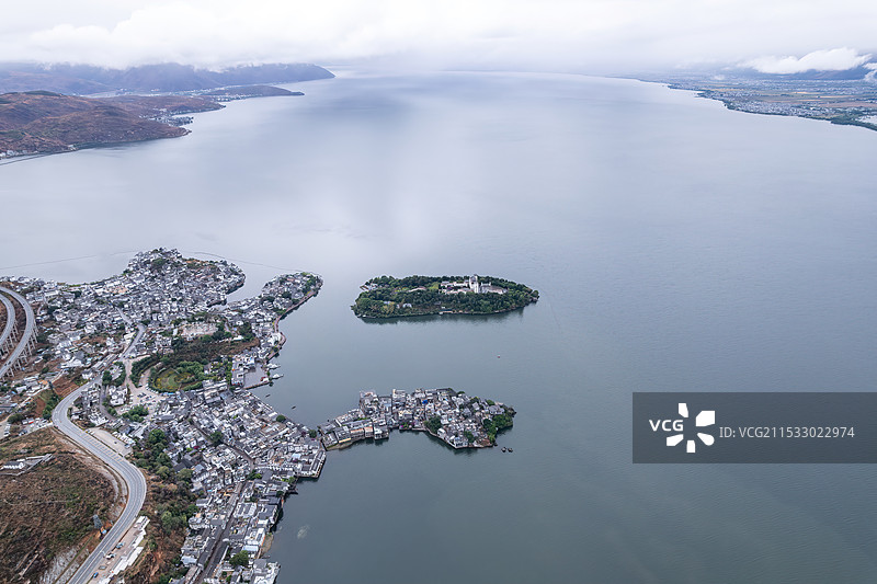 云南大理白族双廊古镇清晨高空航拍图片素材