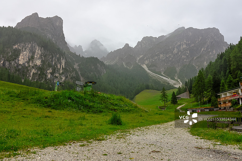 奥地利蒂罗尔州因斯布鲁克阿尔卑斯雪山图片素材