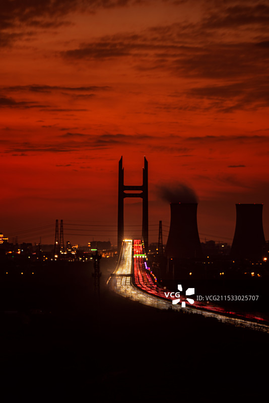 橘色天空下的闵浦大桥图片素材