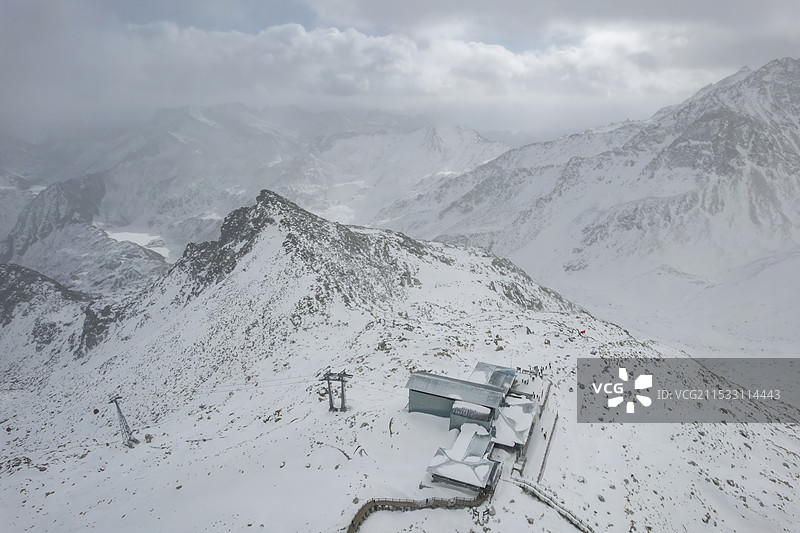 四川阿坝州达古冰川雪山盛景冰雪奇观航拍图片素材