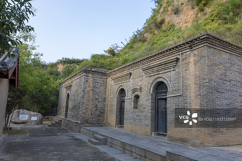 河南巩义杜甫故里文化园，杜甫诞生窑，笔架山图片素材