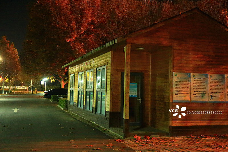 雄安新区雄县夜色美美丽的温泉湖图片素材