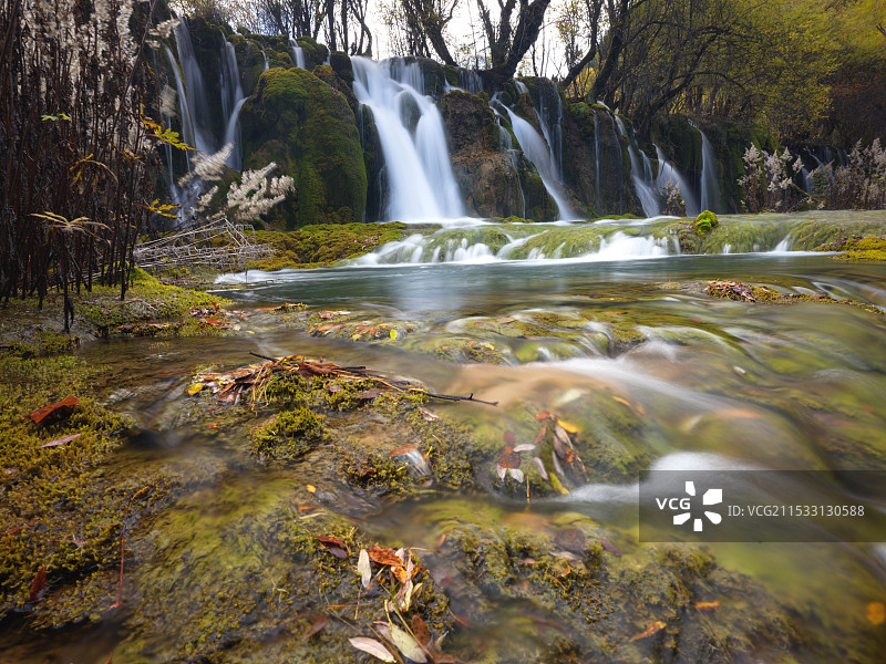 九寨沟熊猫海瀑布图片素材