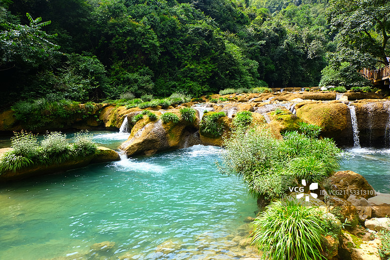 贵州 小七孔 湖蓝色 绿植图片素材