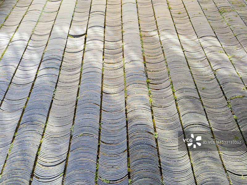 瓦片铺成的路图片素材