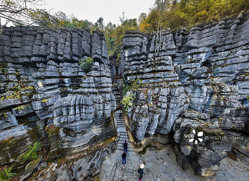 喀斯特地貌恩施梭布垭石林风光图片素材