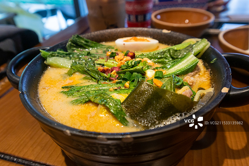 澳洲肥牛现烧小煮米线，现煮米线图片素材